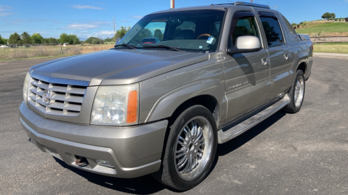 2002 CADILAC ESCALADE - 4X4 - RUNS WELL!