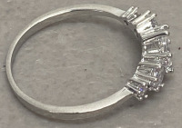 (1) Size 9 Beautiful Clear 5 Stone .925 Ring - 2