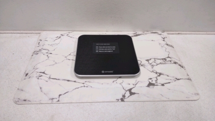 Omada Smart Scale w/ Bathroom Mat