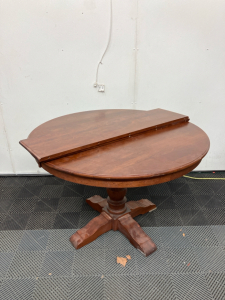 Wooden Round Kitchen Table W/ 2 Leaf Extensions And 4 Rolling Dining Chairs