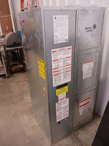 Johnson Controls Furnace/ Air Conditioner #DGAD601812R-A