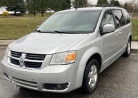 2008 Dodge Caravan - DVD Player!