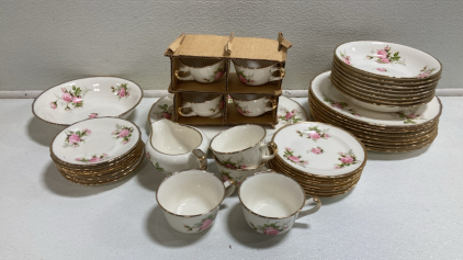 8-Person Rose Patterned Dishware Set