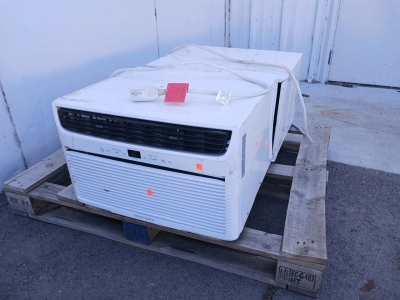 24" Frigidaire Window Air Conditioner/ Heater