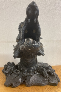 (1) 16&rdquo;x 14&rdquo; Light Up Black Dragon Head Light