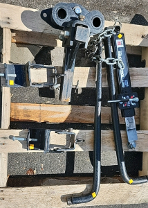 Trailer Tow Hitch w/ Accessories