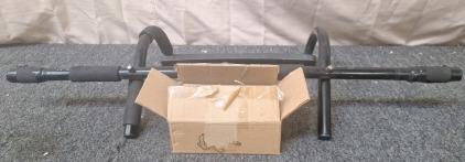 Pull-Up Bar & Additional Handles - BB3