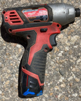 EB-Milwaukee 1/4 Hex Driver W/ Charger & Battery - 3