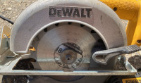 EB-DeWalt Saw w/ Battery & Charger - 2