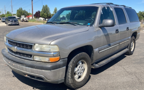 2002 CHEVROLET SUBURBAN - 4X4!