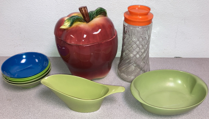 Apple-Shaped Cookie Jar, Melmac Kitchen Wear, & Tang Juice Craft