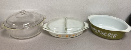 EB-Vintage Pyrex Dishes