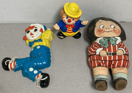 Vintage Deans Rag Doll & Clown Decor