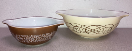 (2) Vintage Pyrex Mixing Bowls