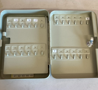 Key lock box