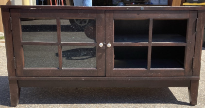 Entertainment Center ( Missing Glass on one door)