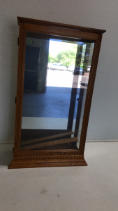 33&rdquo; x 18&rdquo; x 8&rdquo; Vintage Display Case