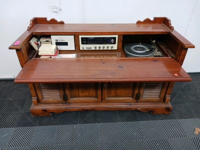 Magnavox 8track Desk 54x22x30