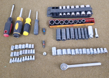 (1) 3/8" Ratchet & Assorted 3/8" Sockets & (4) 1/4" Bit Driver Handles & Assorted 1/4" Sockets