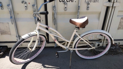 26" Schwinn (Flowers & Tan) Bike