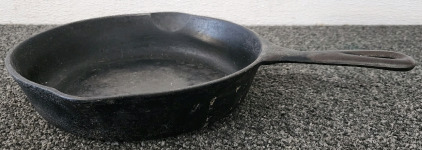 Wagner #6 9" Cast Iron Skillet