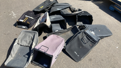 (12) Lawn mower bags