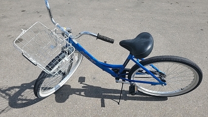 La Jolla Next Blue Beach Cruiser w/ White Basket