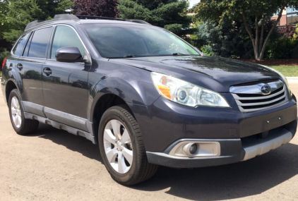 2011 SUBARU OUTBACK - AWD - HARMON/KARDON STEREO!