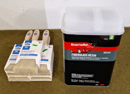 (1) Bondo, .9-Gallon l, Stage 2 Fiberglass Resin Kit & (7) 3" Oil/Stain Flat Paint Brushes