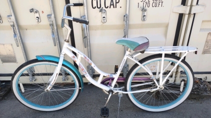 26" Schwinn Del Mar (White) Bike