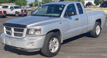 2010 DODGE DAKOTA - 4X4!