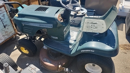 Riding Mower, Craftsman, Gas, 6-Speed