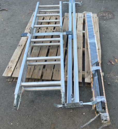 (1) 12&rsquo; Job Master Collapsing Ladder (1) Basco Tub Door Trim (1) Car Roof Mounted Rack