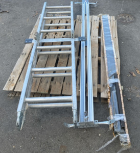 (1) 12’ Job Master Collapsing Ladder (1) Basco Tub Door Trim (1) Car Roof Mounted Rack