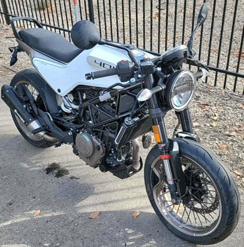 2022 HUSQVARNA SVARTPILEN VITPILEN 40I