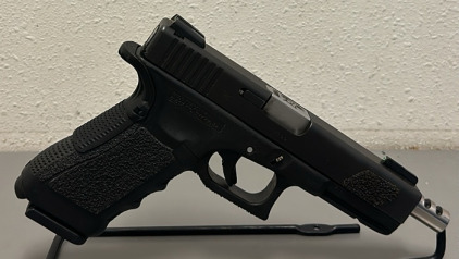 Glock 17 9mm Pistol — DNH922