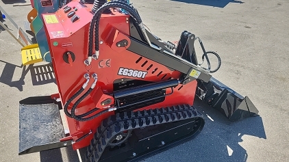 MINI SKID STEER - RUNS GREAT - BRAND NEW