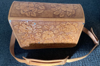 Vintage Tooled Leather Box Purse - 6