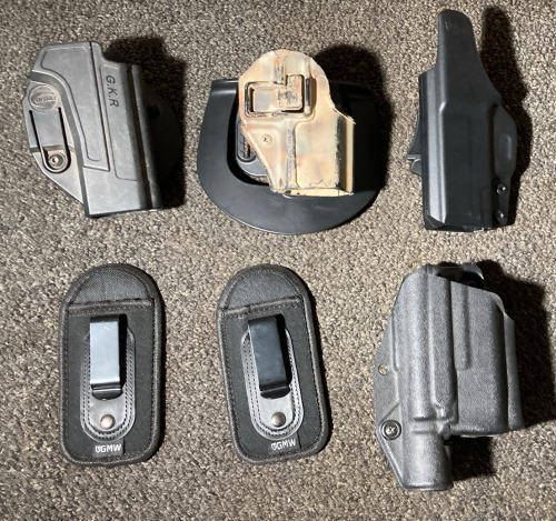 Gun Holsters & Sheaths