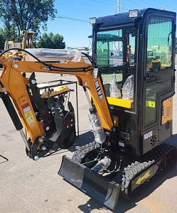 MINI EXCAVATOR - 1.3 TONS - RUNS GREAT - BRAND NEW!