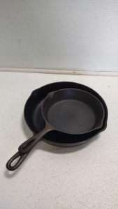 10" Cast Iron Pan & 8" Cast iron Pan