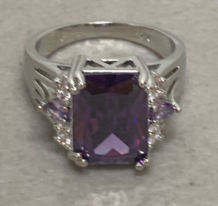 (1) Size 10 Purple Amethyst .925 Ring