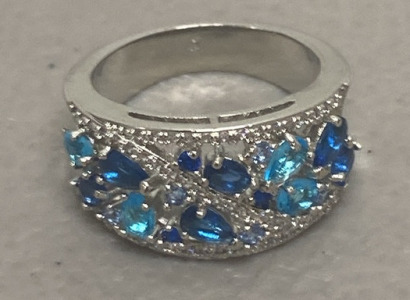 (1) Size 9 Ring Blue Sapphire and Aquamarine