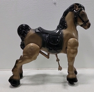 Antique play metal horse (works)