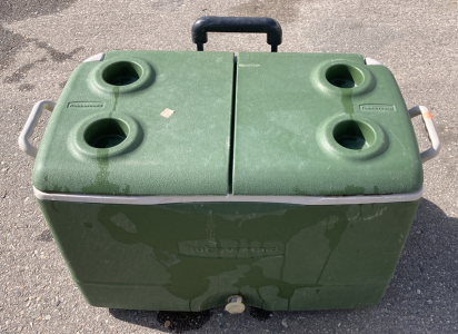 Rubbermaid Cooler