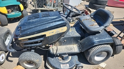 Riding Lawn Mower, 17HP Engine, Vanguard