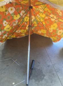 Outdoor Umbrella with Geound Steacks