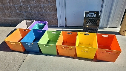 Milk Carriers & Paper Totes