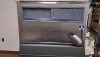 Ice Machine w/ Ice Buckets - 5