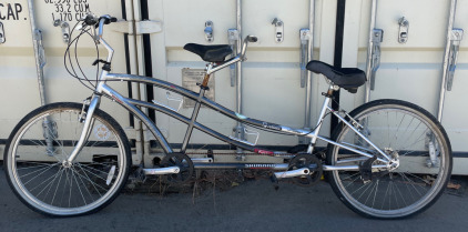26&rdquo; Shimano Dual Drive (Black & White) Tandem Bike